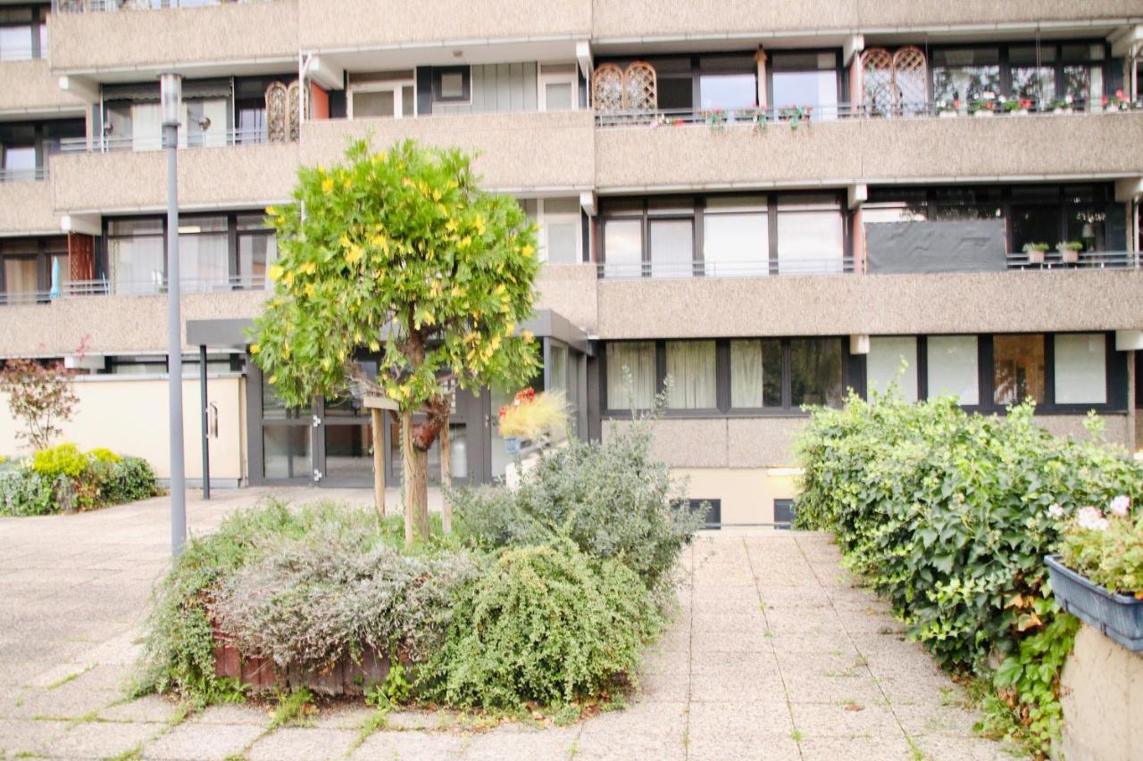 Schönes Apartment mit Pool und Sauna Nutzung/ Netflix/Küche Neuss Exterior foto