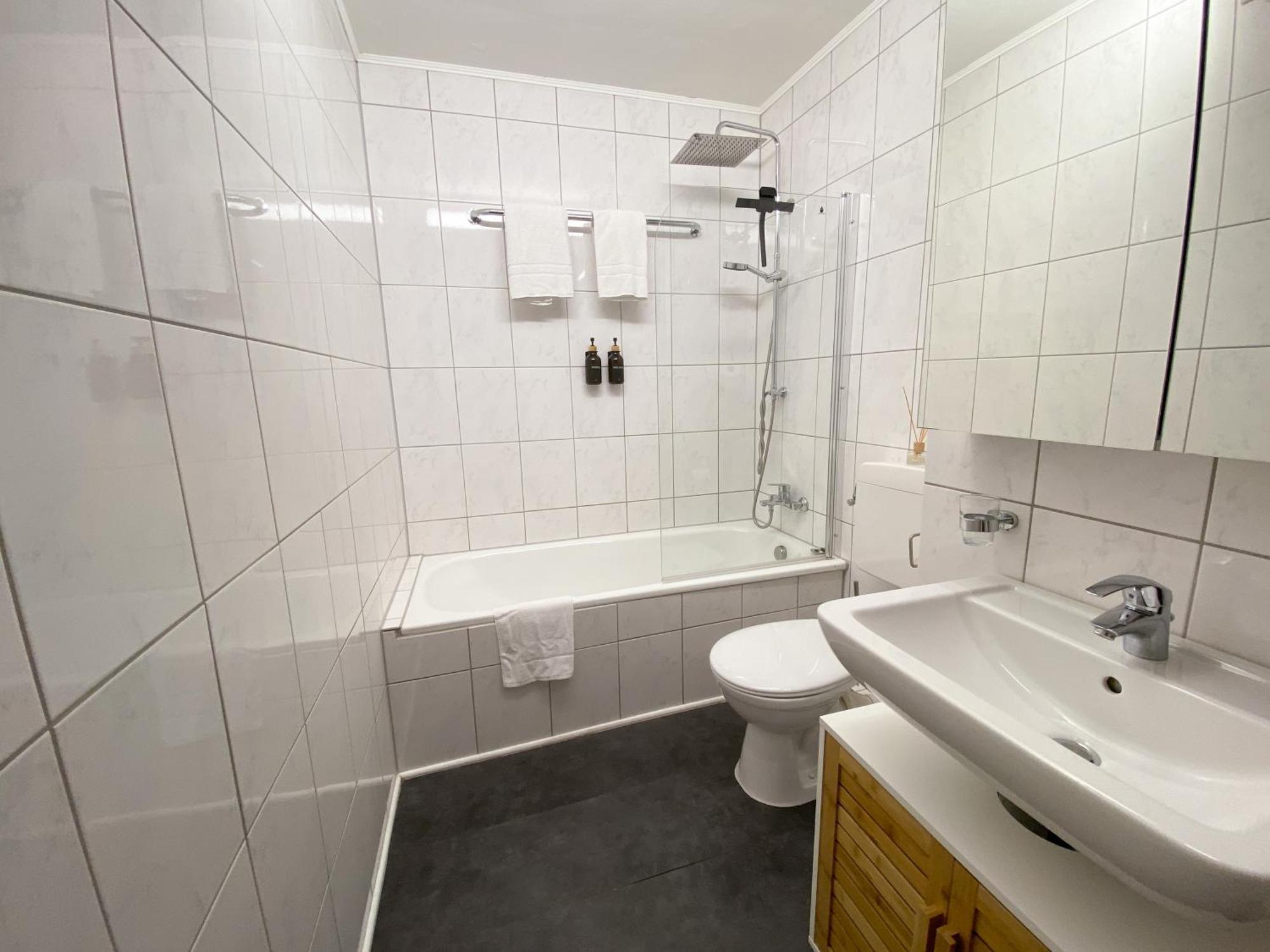 Schönes Apartment mit Pool und Sauna Nutzung/ Netflix/Küche Neuss Exterior foto